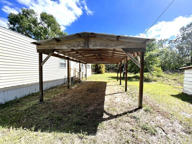 Building Photo - FIRST MONTHS RENT FREE!!! 5 ACRES OF PARAD...