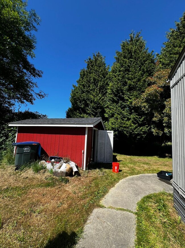 Building Photo - Remodeled 3BD 2BA in Ferndale!