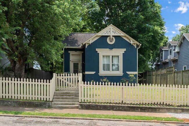 Primary Photo - 228 Berry St