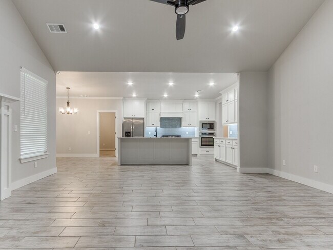 Building Photo - 3201 Hayven Cir