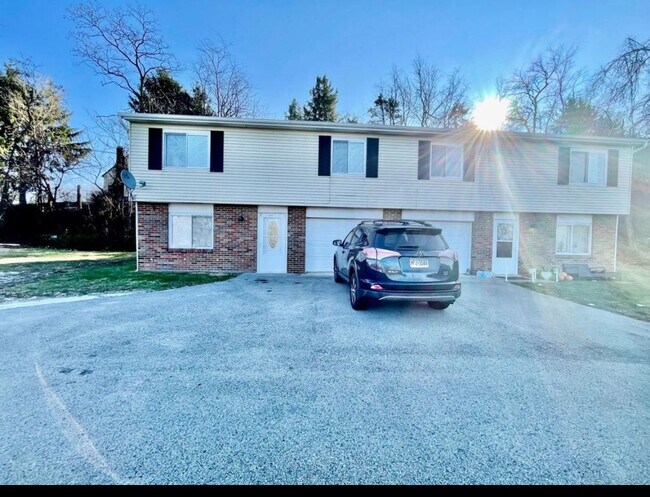 Primary Photo - 3282 Ridge Rd Ext