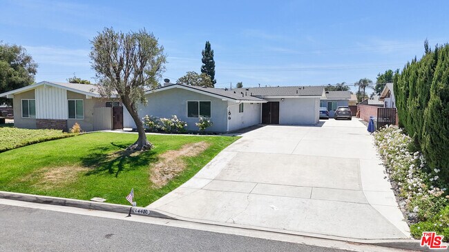 Building Photo - 14420 Rosecrans Ave