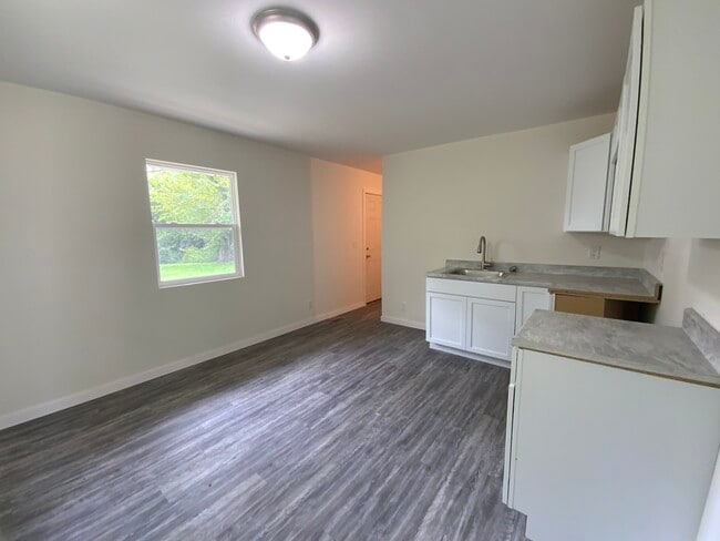 Building Photo - 1015 Koehn Dr
