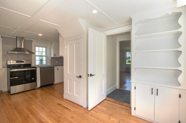 Building Photo - Amazing, Rarely Available Farmhouse with Carriage House and Garage