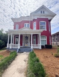 Building Photo - 1338 College St