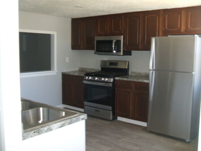 Building Photo - 1176 Red Hill Rd