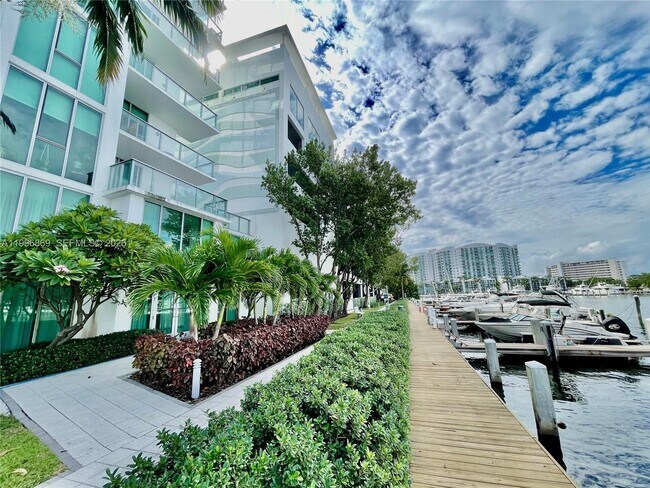 Building Photo - 7928 East Dr