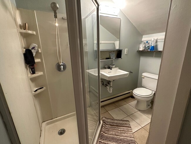 Building Photo - Stunning Avenues Home!