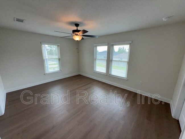 Building Photo - 4417 Village Oak Ln