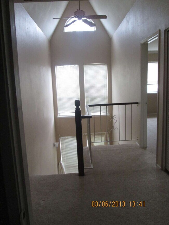 Building Photo - Desirable Stonegate-FALL RENTAL