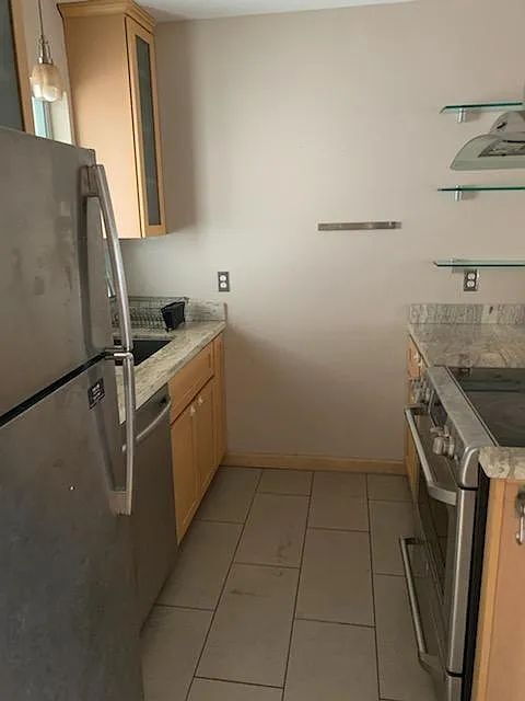 Building Photo - Spacious 2-Bedroom Balcony with Stunning Beach Views