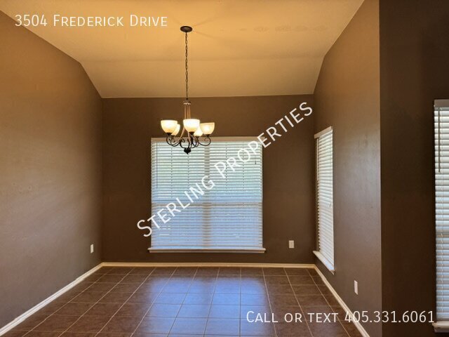 Building Photo - 3504 Frederick Dr