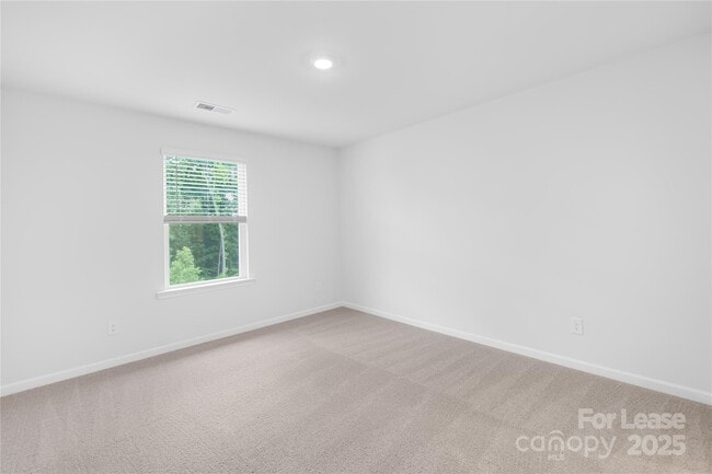 Building Photo - 5150 Hyrule Dr