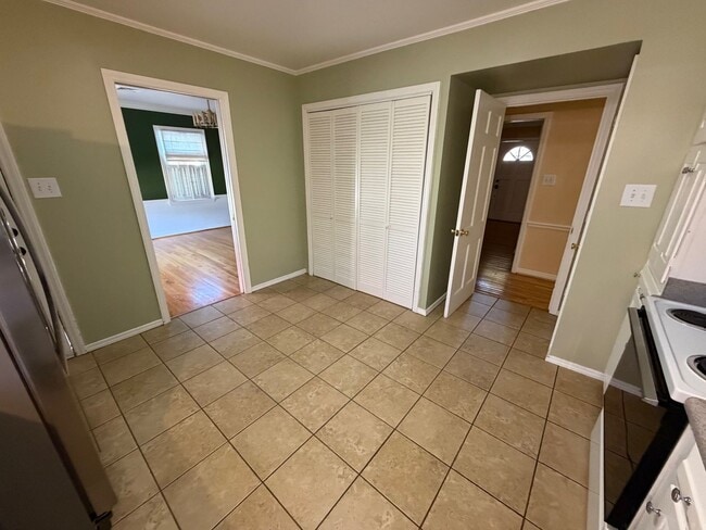 Building Photo - 3500 Patterson Dr