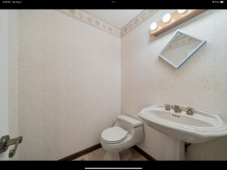 Building Photo - 5045 Fountainwood Dr