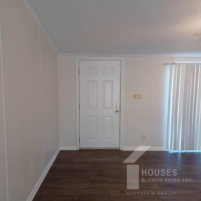 Building Photo - 224 Double Bridge Rd