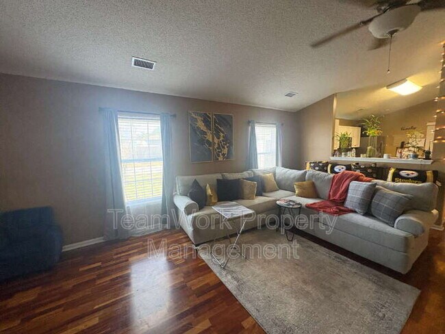 Building Photo - 1335 Pinyon Pine Dr