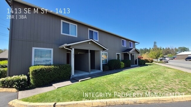 Building Photo - 1413 SE M St