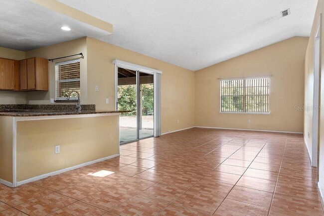 Building Photo - 1465 Eden Dr