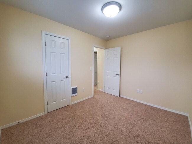 Building Photo - 202 Cullum Ave