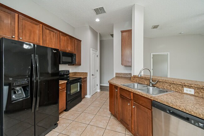 Building Photo - 3290 Silverado Cir