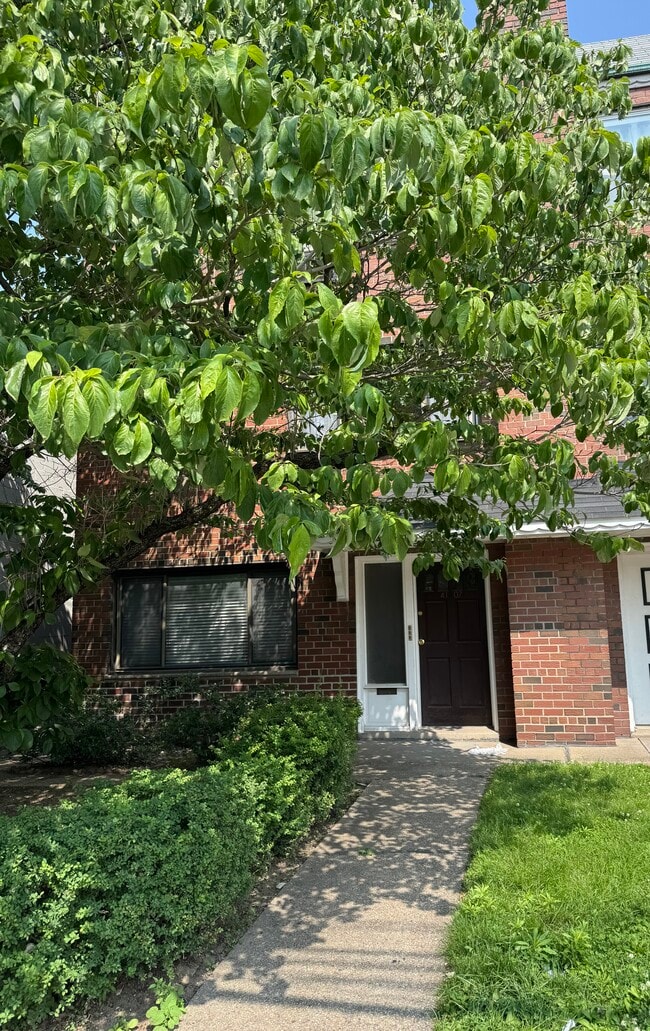 Primary Photo - 43-07-07 56th St