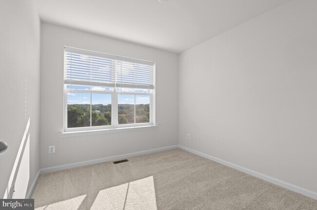 Building Photo - 377 Tumblers Wy