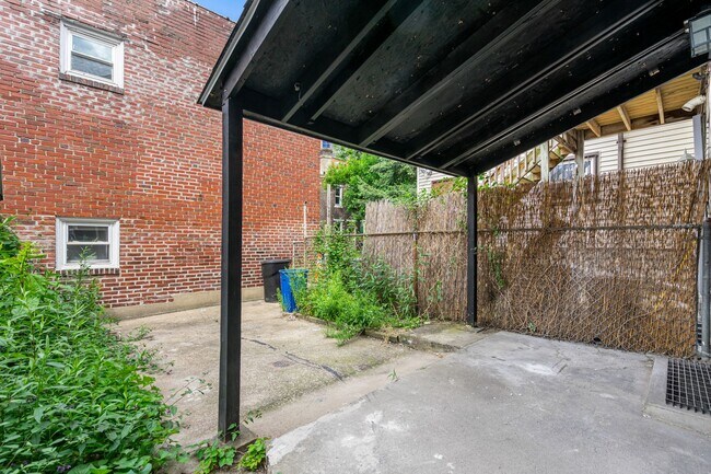 Building Photo - Beautifully Renovated 3 Bed/3.5 Bath Home in the Heart of Lawrenceville -  Available July!