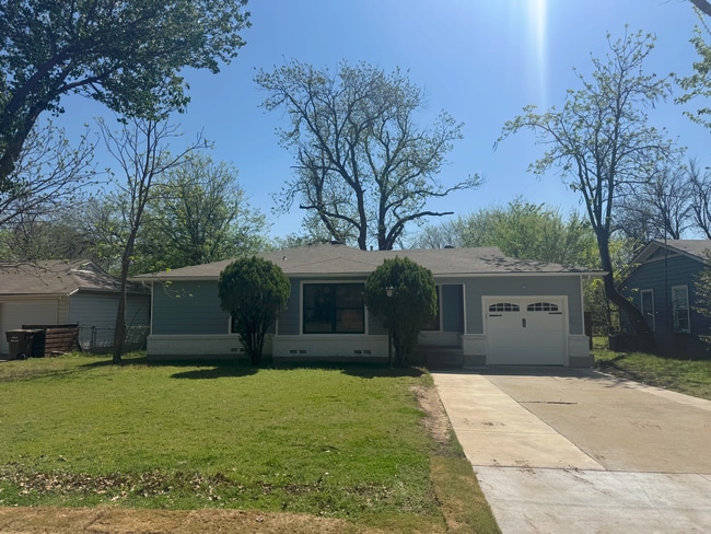 Building Photo - 1007 Emery St