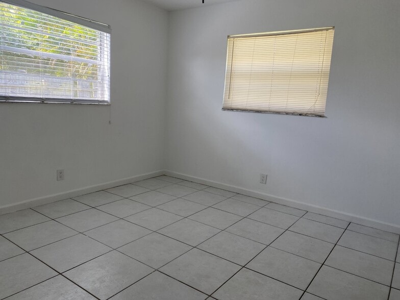 Building Photo - 3435 SW 62nd Way