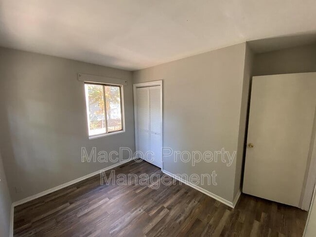 Building Photo - 733 Bellows Ave