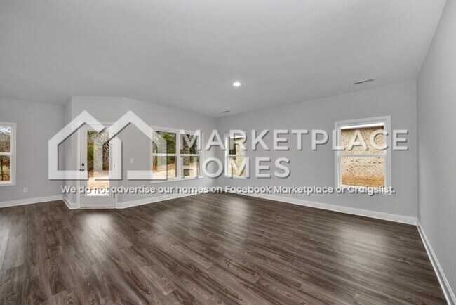 Building Photo - 174 River Pointe Dr