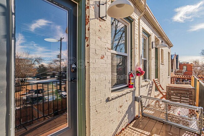 Building Photo - 227 S Logan St