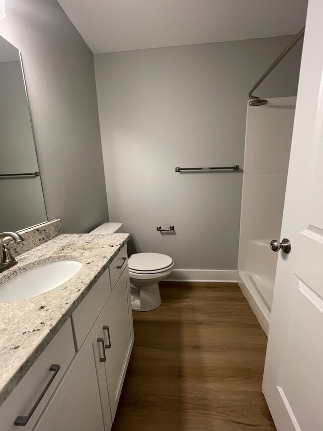 Building Photo - 140 Sunburst Villa Dr
