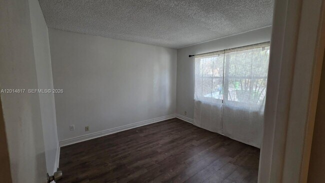Building Photo - 5958 NW 24th Ct