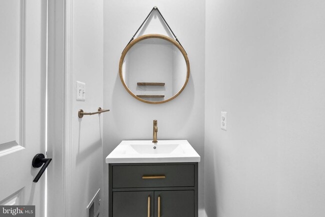 Building Photo - 257 Redpoll Alley