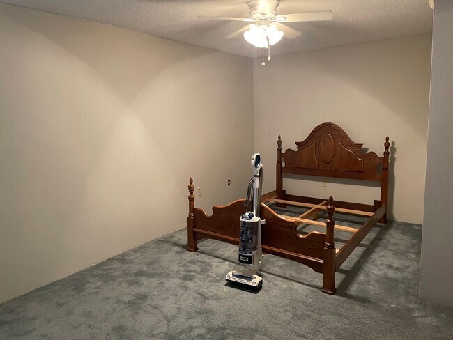 bed frame - 10258 Joor Rd