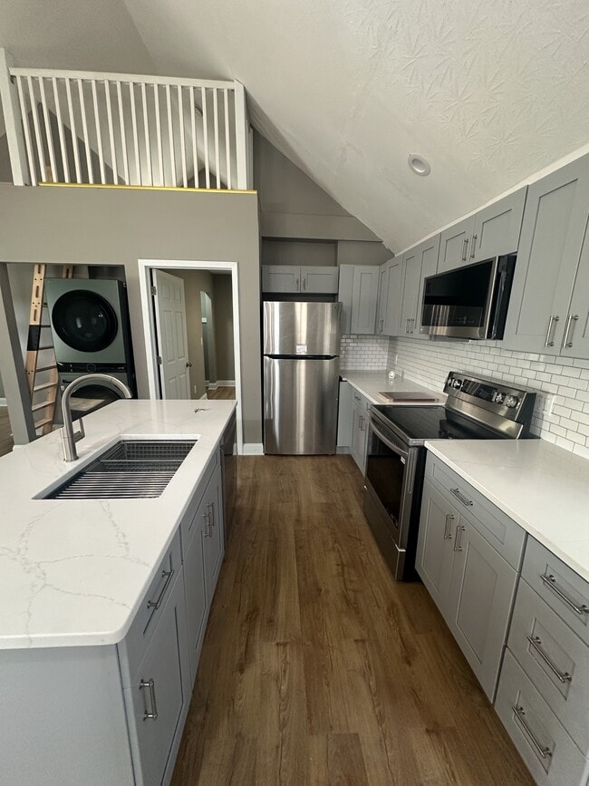 Building Photo - 5808 Fir Ave