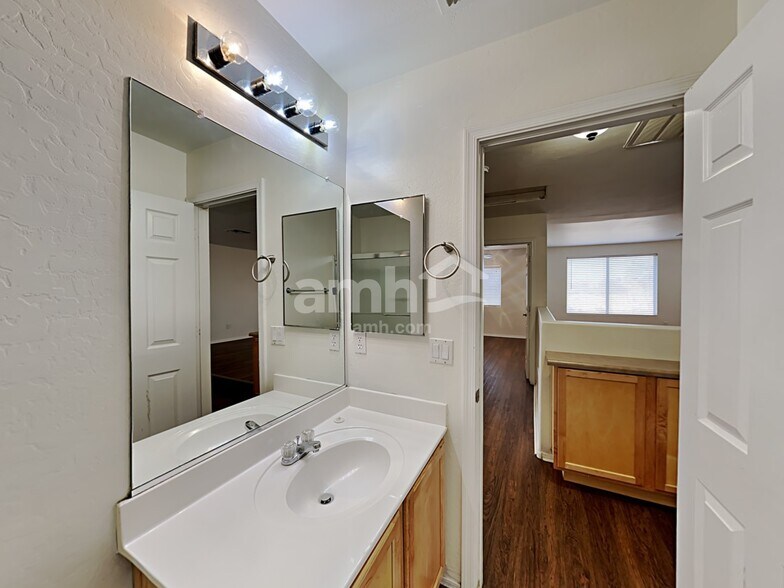 Building Photo - 1030 S 223rd Ln