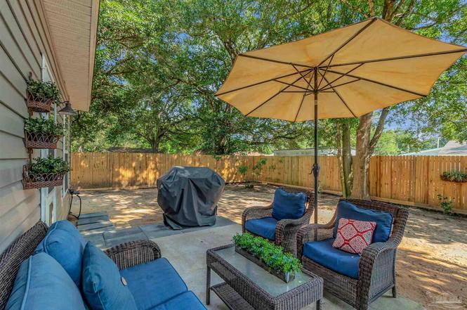 Building Photo - 4675 Geneva Dr