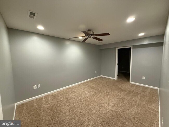 Building Photo - 18 Brushy Creek Cir
