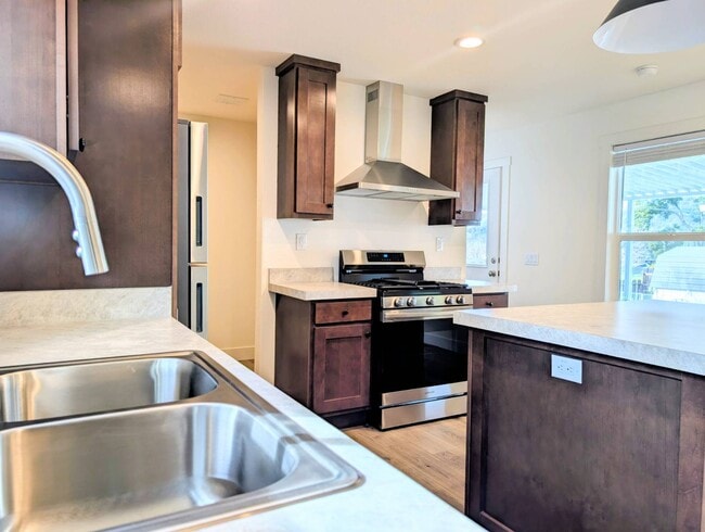 Building Photo - 400 Sulphur Bank Dr