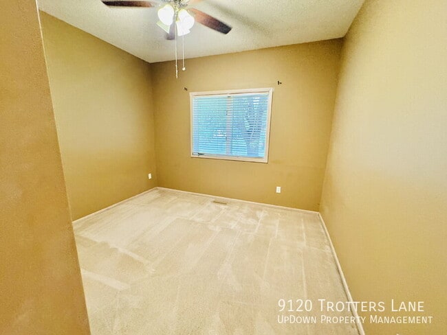 Building Photo - 9120 Trotters Ln