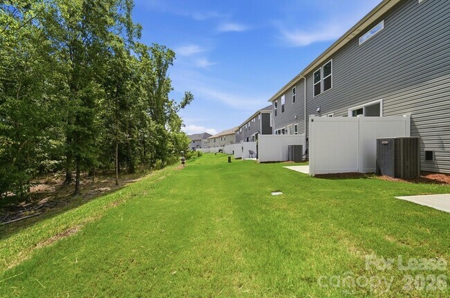Building Photo - 14862 Tamarack Drive