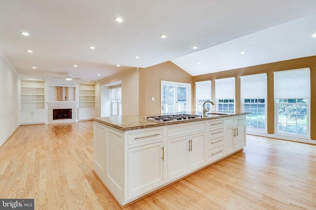 Building Photo - 6122 Bayliss Pl