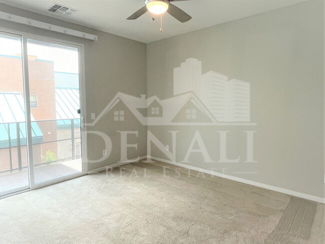 Building Photo - 901 S Smith Rd