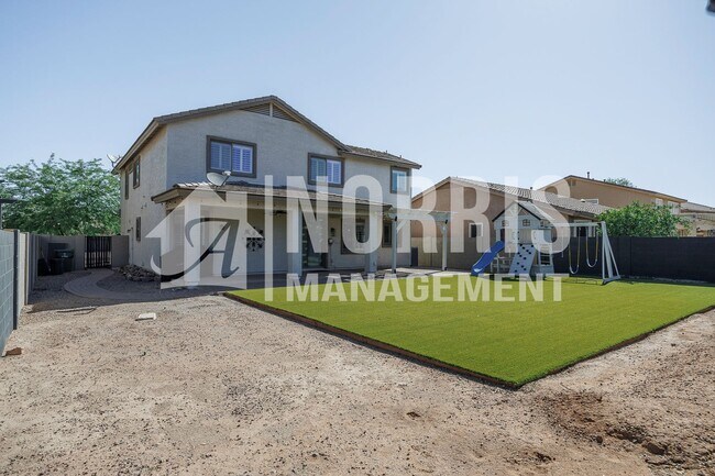 Building Photo - Beautiful Two-Story Home Located in Missio...