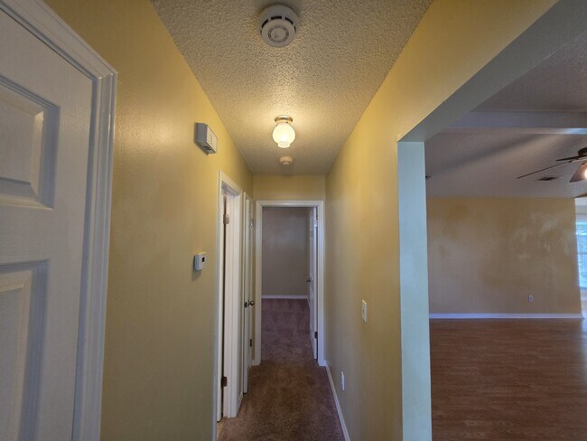 Building Photo - 148 Meadowbrook Ct