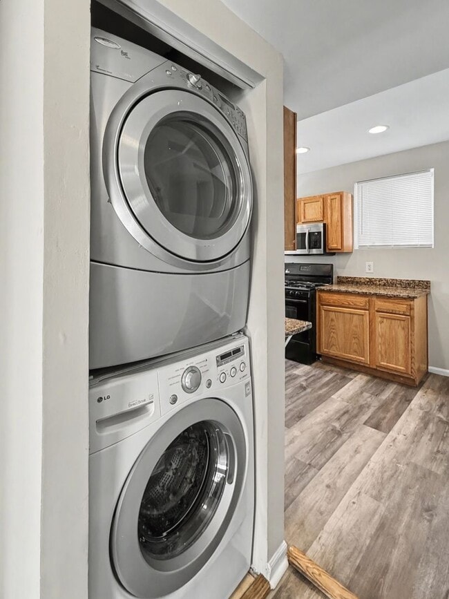 Building Photo - DC1003