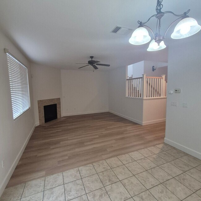 Building Photo - Natomas Home available for Speedy Move in.